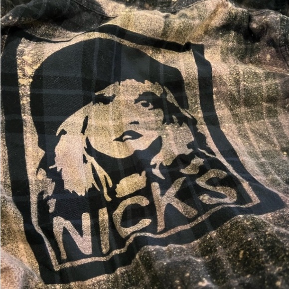 Stevie Nicks flannel button down with splatter paint 🖤 Size Small 🖤 Like New❣️ - Picture 8 of 8